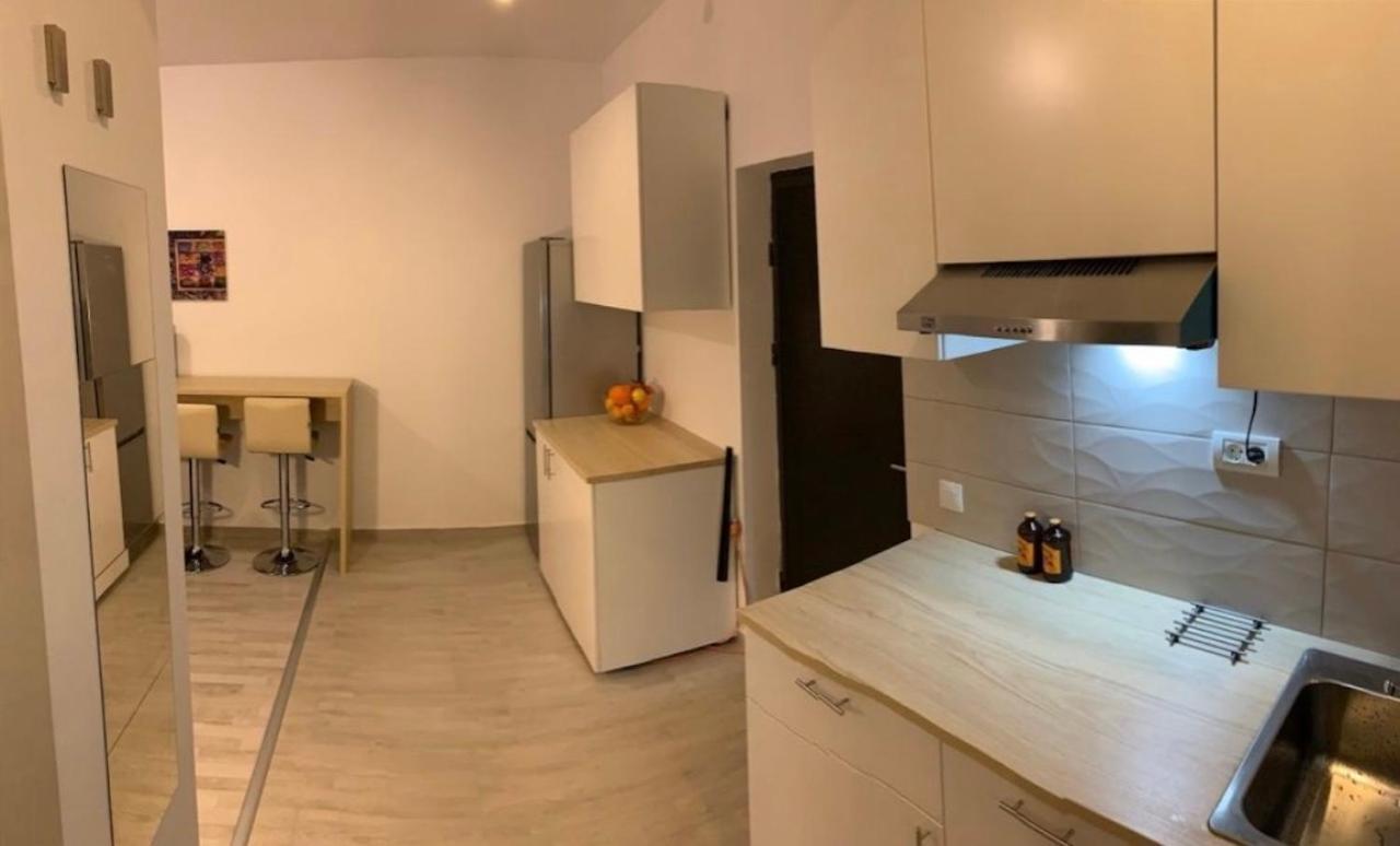 Retreat Luxury Apartment Near Presidential Palace Bucarest Esterno foto